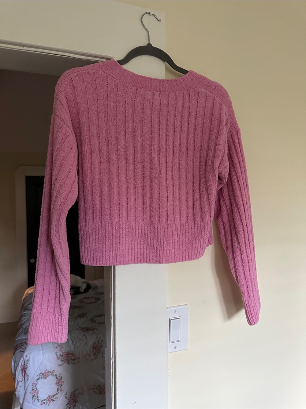 Pink Ribbed V-Neck Cropped Button Cardigan - Picture 2 of 4
